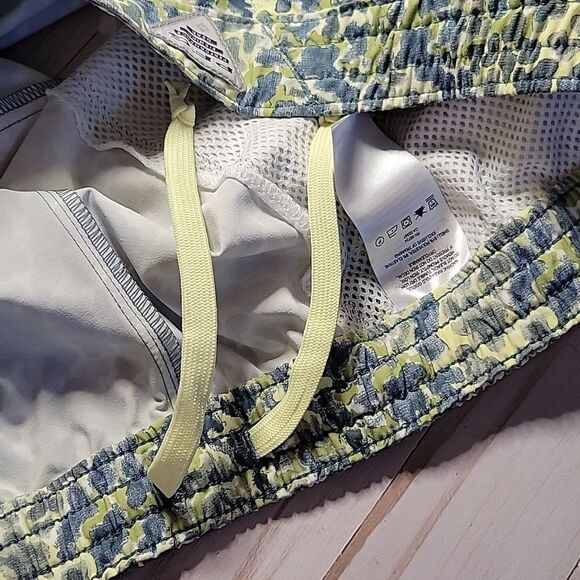 Columbia PFG Omni Shade Tidal Short Size Womens Large NWT - Picture 9 of 11